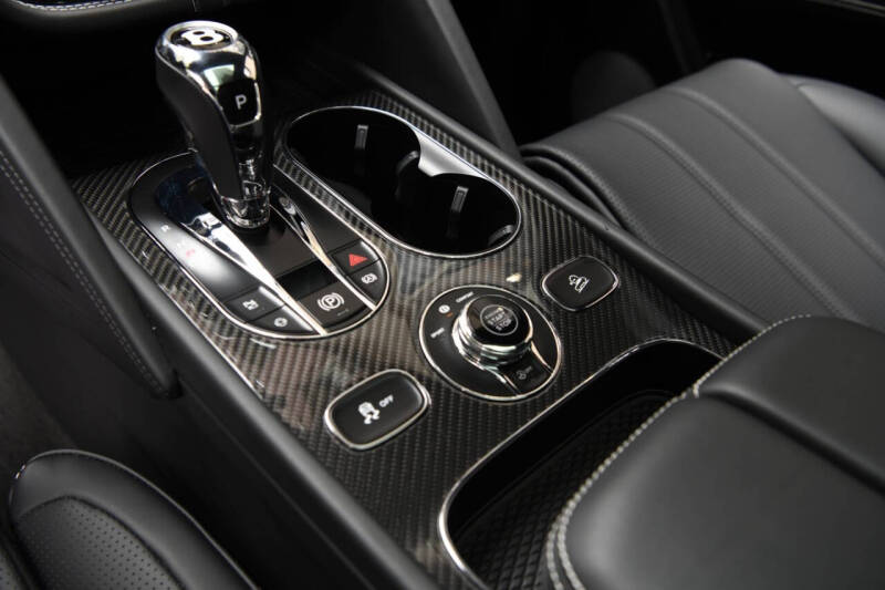 2024 Bentley Bentayga Azure V8