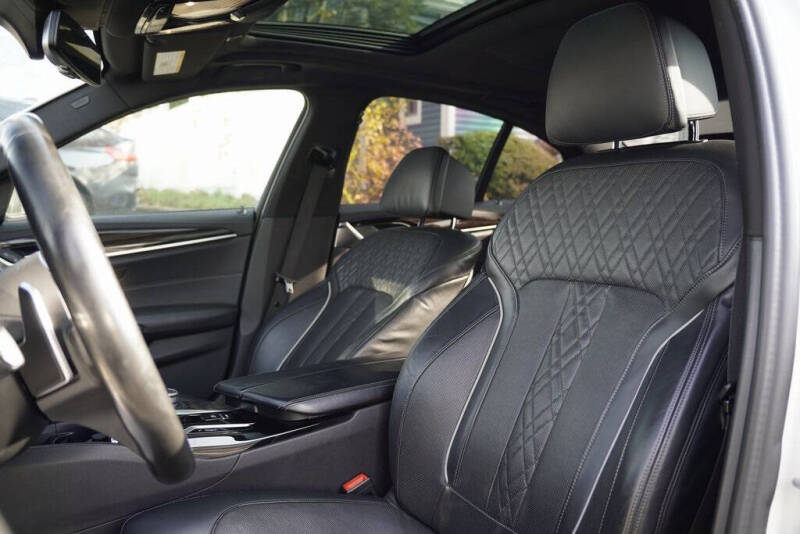 2022 BMW 5 Series M550i xDrive