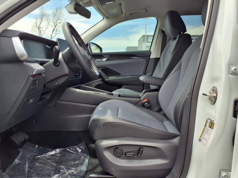 2025 Volkswagen Tiguan SE