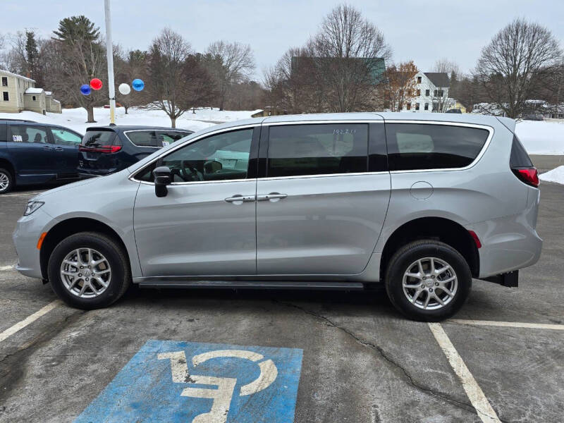 2026 Chrysler Pacifica Select