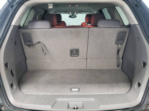 2011 Chevrolet Traverse LS