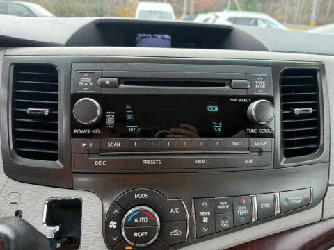 2014 Toyota Sienna XLE 7-Passenger