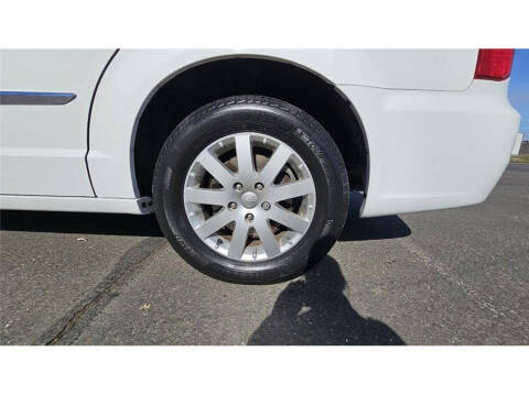 2015 Chrysler Town and Country Touring