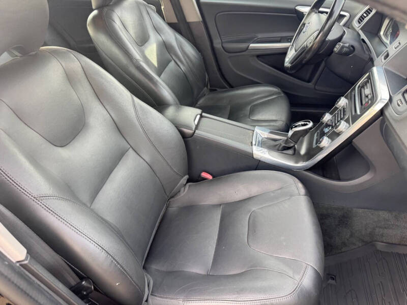 2016 Volvo V60 T5 Drive-E Premier