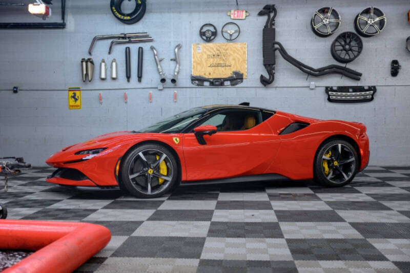 2023 Ferrari SF90 Stradale photo 2