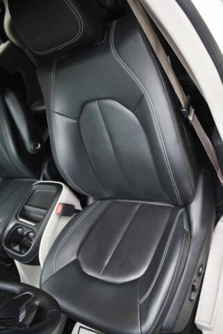 2020 Chrysler Voyager LXi