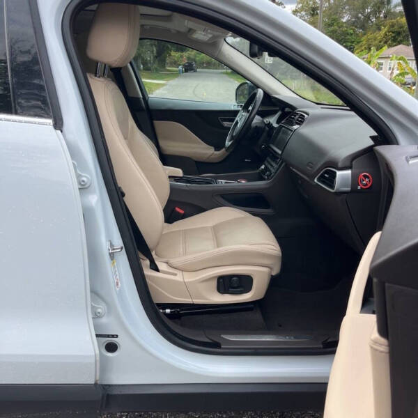 2017 Jaguar F-PACE 35t Prestige