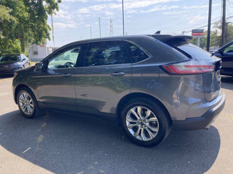 2024 Ford Edge Titanium