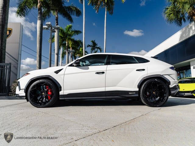 2024 Lamborghini Urus Performante
