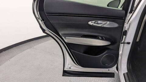 2022 Genesis GV70 2.5T Standard