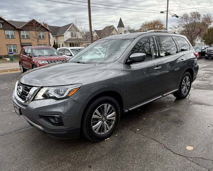 2019 Nissan Pathfinder SV