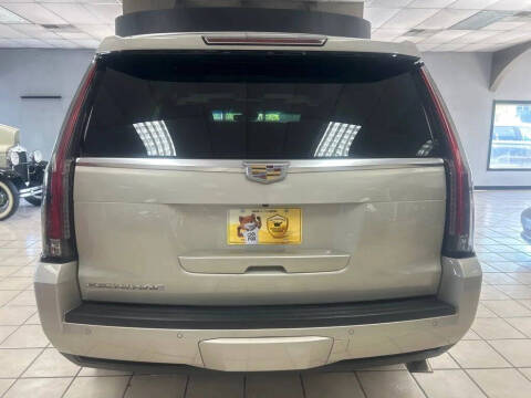 2016 Cadillac Escalade Luxury Collection