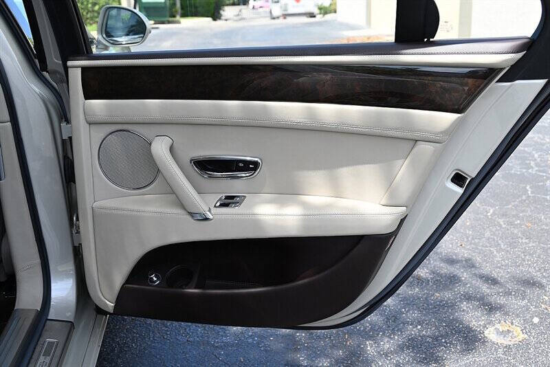 2014 Bentley Flying Spur 27