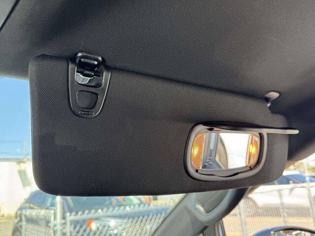 2024 Chrysler Pacifica Plug-In Hybrid Select