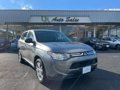 2014 Mitsubishi Outlander ES