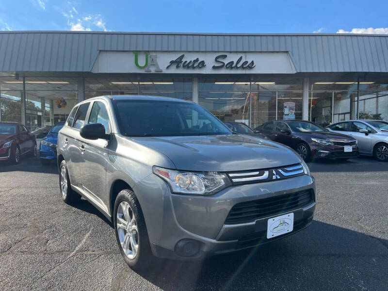 2014 Mitsubishi Outlander ES