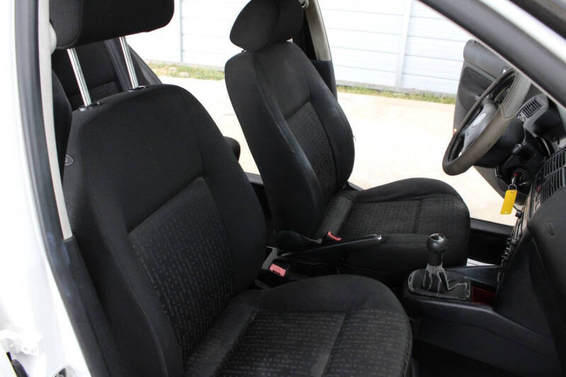 2004 Volkswagen Golf GL