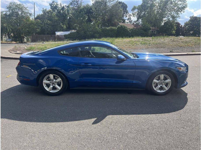 2017 Ford Mustang V6