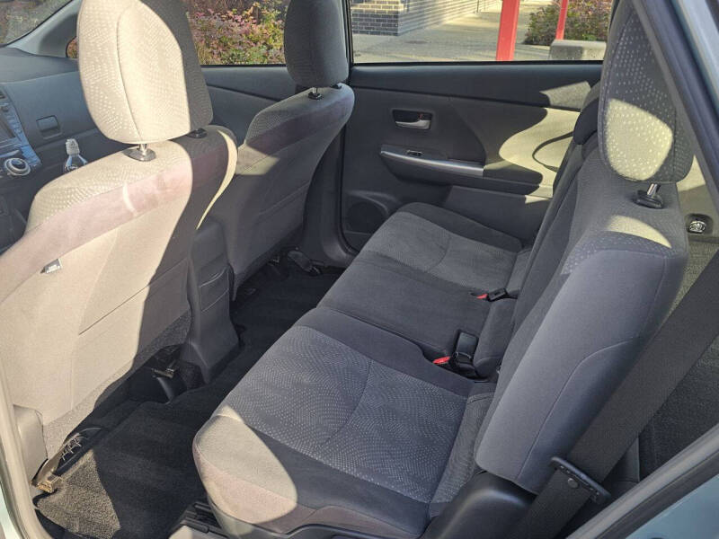 2013 Toyota Prius v Two