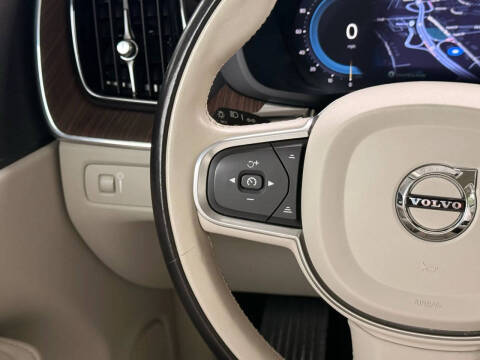 2022 Volvo XC60 B5 Momentum