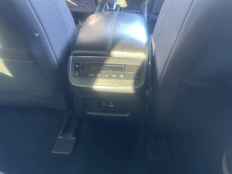 2022 Nissan Pathfinder S