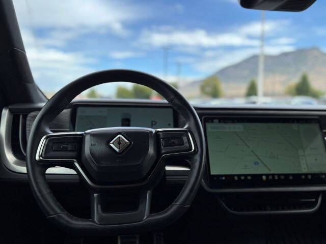 2024 Rivian R1S Adventure