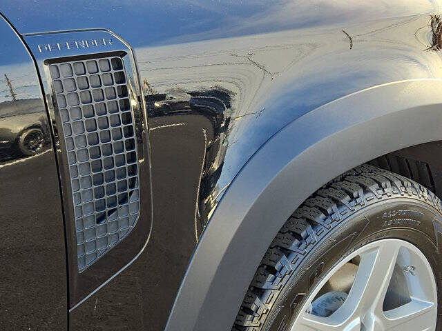 2020 Land Rover Defender 110 SE