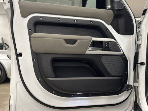 2021 Land Rover Defender 110 SE