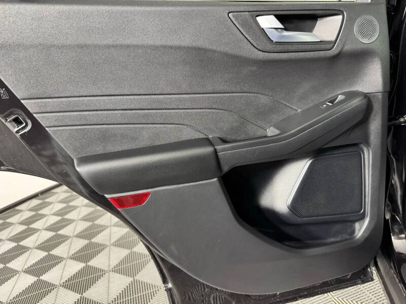 2025 Ford Escape Platinum