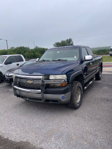 2002 Chevrolet Silverado 2500HD for sale at LEE AUTO SALES in McAlester OK