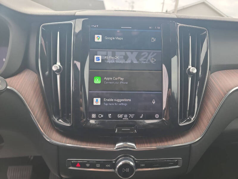 2023 Volvo XC60 B5 Plus Dark Theme