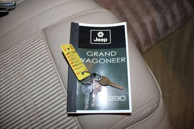 1990 Jeep Grand Wagoneer