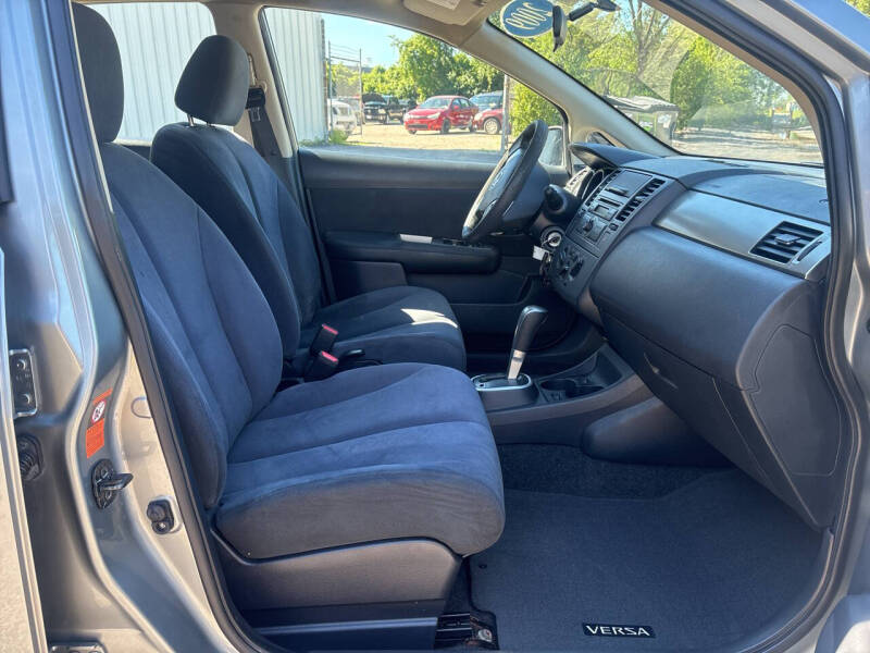 2009 Nissan Versa 1.8 S