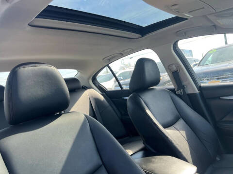 2015 Infiniti Q50 Premium