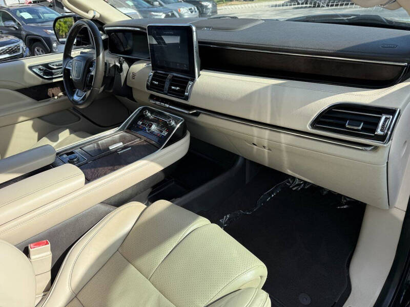 2018 Lincoln Navigator Select