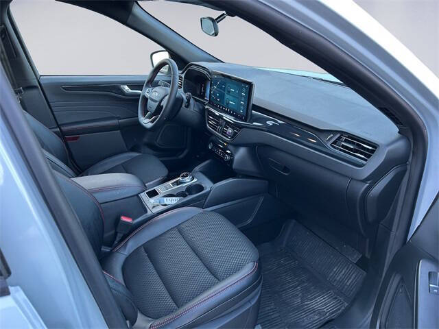 2025 Ford Escape Hybrid ST-Line Select