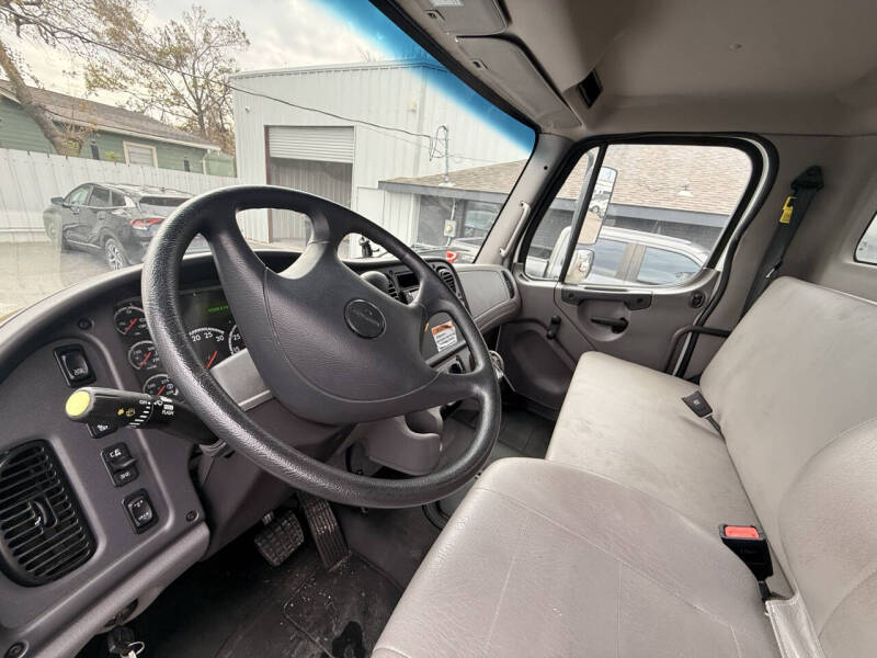 2022 Freightliner M2 106