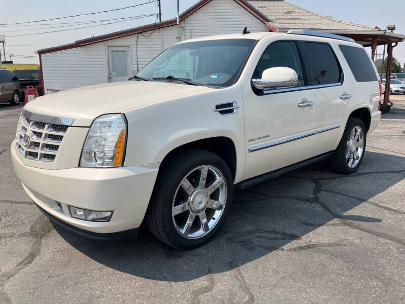 2010 Cadillac Escalade for sale at R & J Auto Sales in Pocatello ID