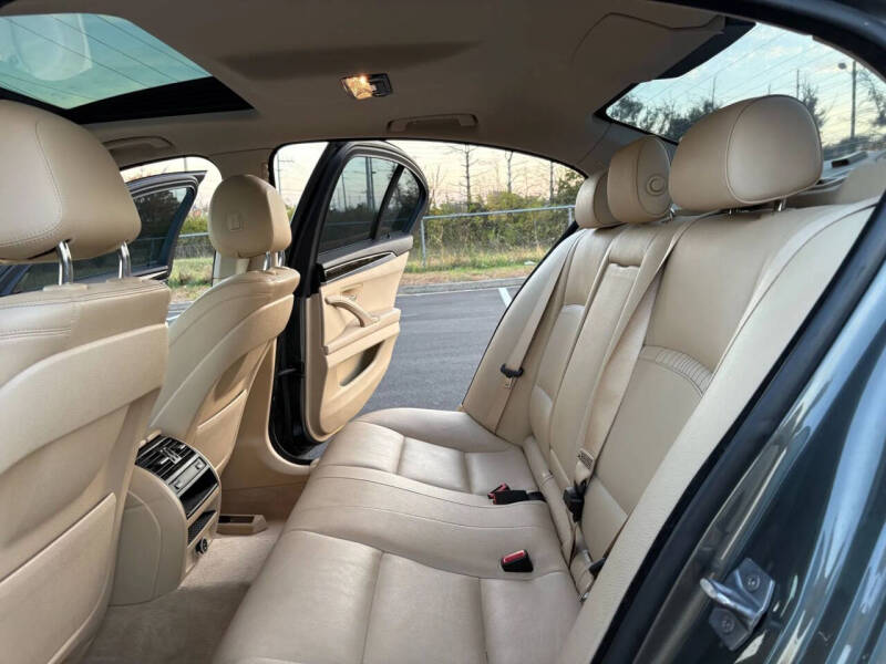 2015 BMW 5 Series 528i