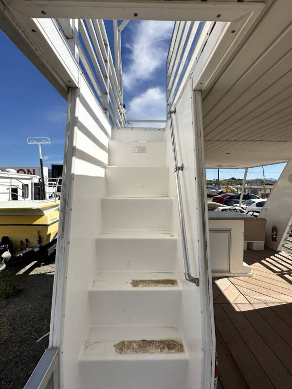 2008 DESTINATION YACHTS n/a