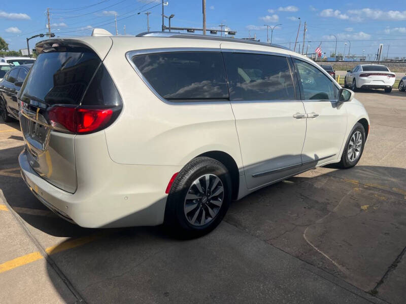 2020 Chrysler Pacifica Touring L Plus
