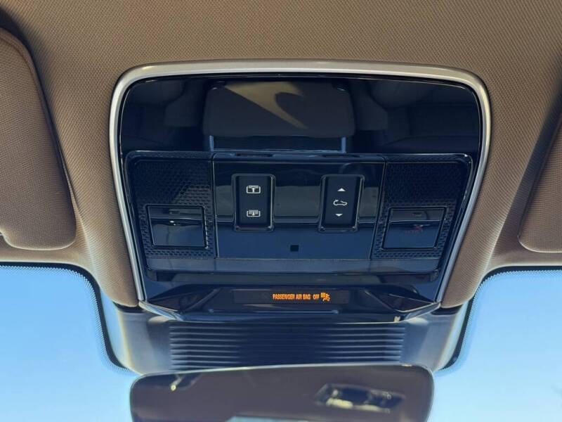 2025 Land Rover Range Rover P400 SE LWB