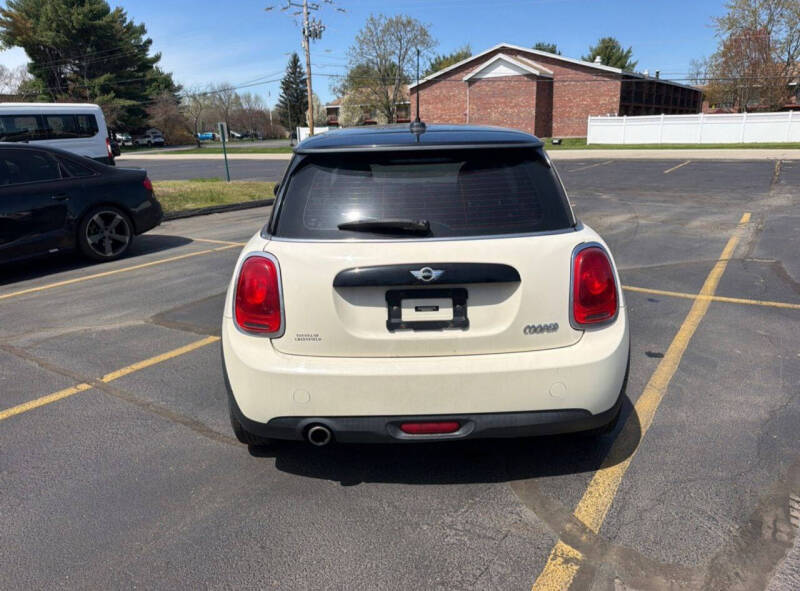 2017 MINI Hardtop 2 Door Cooper