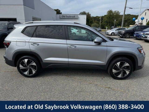 2025 Volkswagen Taos SE 4Motion