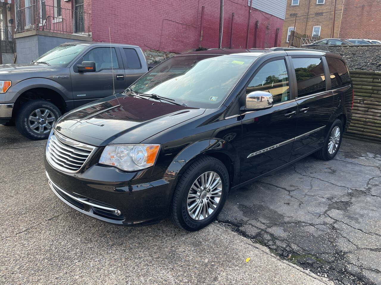 2013 Chrysler Town and Country For Sale In North Versailles, PA
