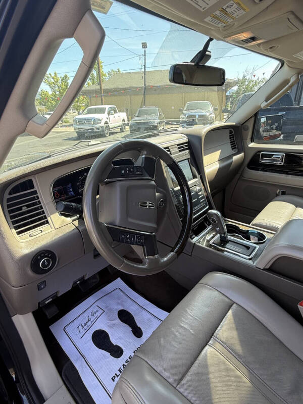 2017 Lincoln Navigator Select - Photo 12