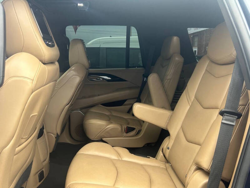 2018 Cadillac Escalade Platinum