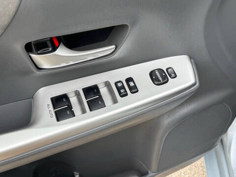 2013 Toyota Prius v Two