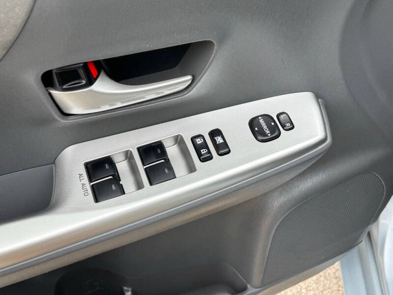 2013 Toyota Prius v Two