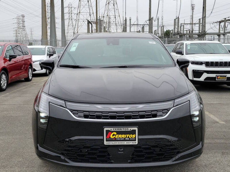 2027 Chrysler Pacifica Select